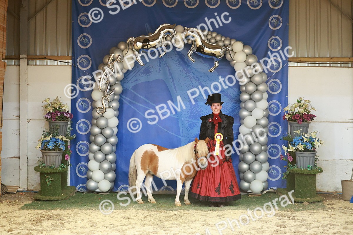 SBM_13739 - Class 104 - IH  Costume