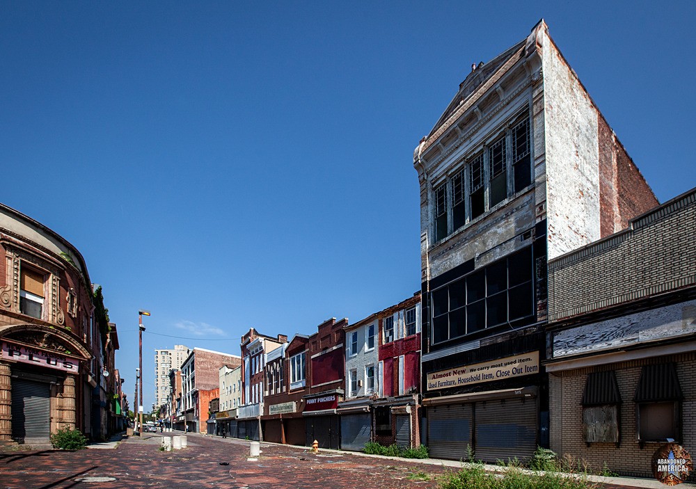  - Kaufmans Department Store