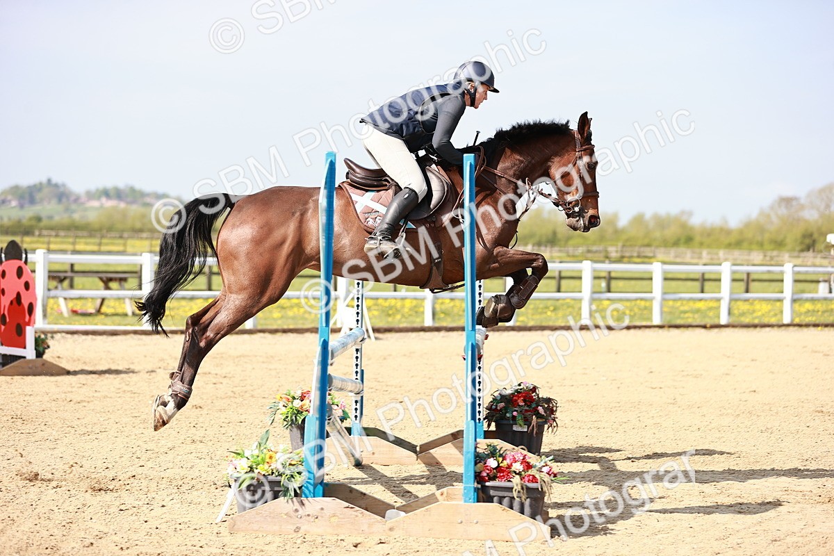  - Class 21 - Senior British Novice - 90cm