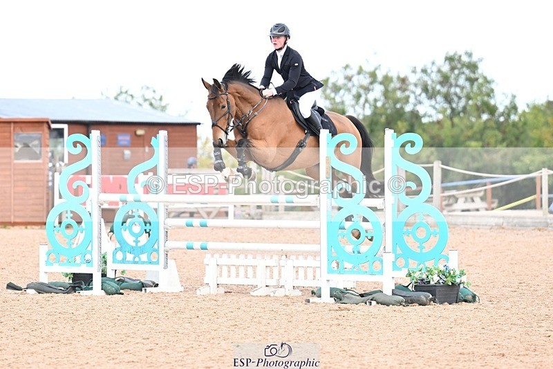 251005-100831-02673 - Cls 15 Foxhunter and 1.20m