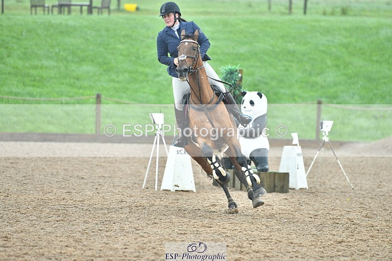 230805A-105246-00217 - Cls 2 Snr Newcomers & 1.10m Open