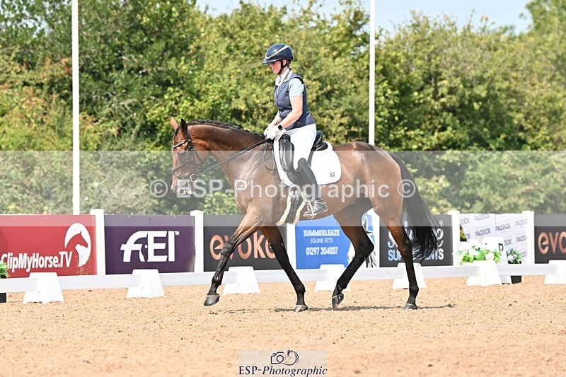 250816-131649-04640 - 092-Nikki.HandHigher.Ground