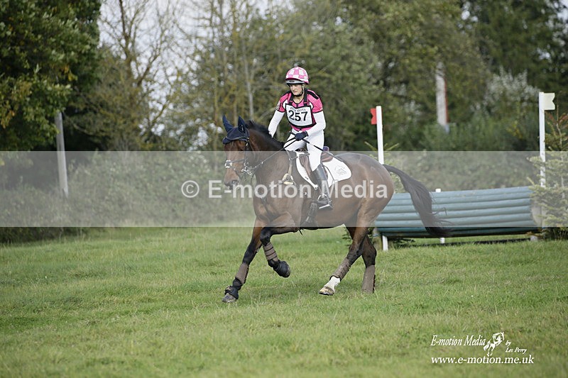  WWHT 171021 3929 - Open (1.00m)  17/10/21