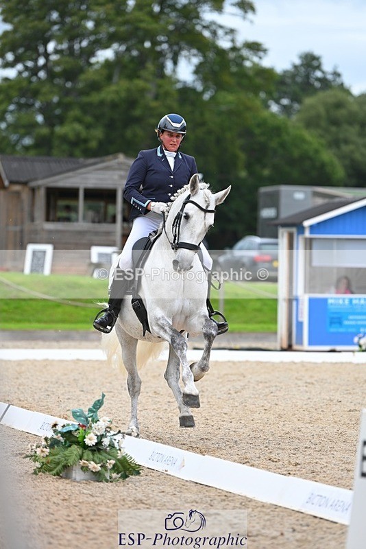 230813-173619-08708 - Cls 14 Medium Silver 16.45 to End