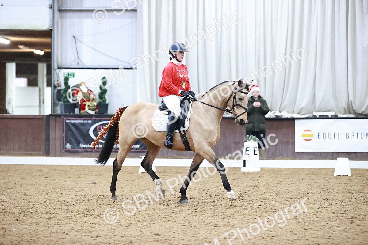 SBM_001772 - Class 9 - Novice 4