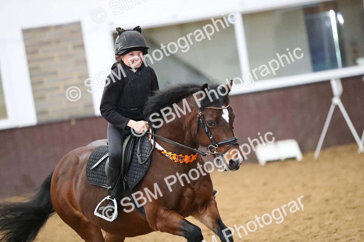 SBM_001882 - Class 3 - Horse & Hound