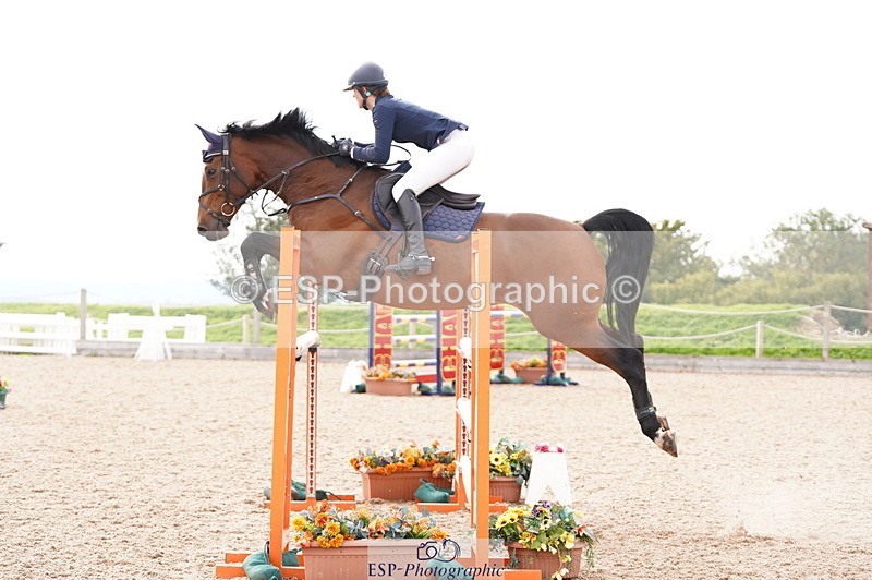 241004A-150932-00899 - Fri 04 Snr Fox & 1.20m Open