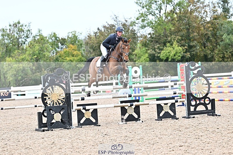 251015-131155-00510 - Cls 4 Newcomers and 1.10m Open