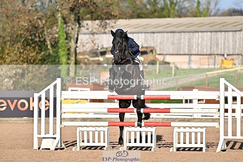 251119-141006-00513 - Cls 5 Foxhunter and 1.20m Open