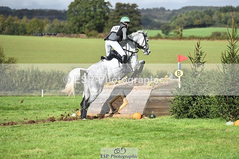 231020-140927-09680 - 120-VAN.KAUNITZ-Sara.Squires-XC