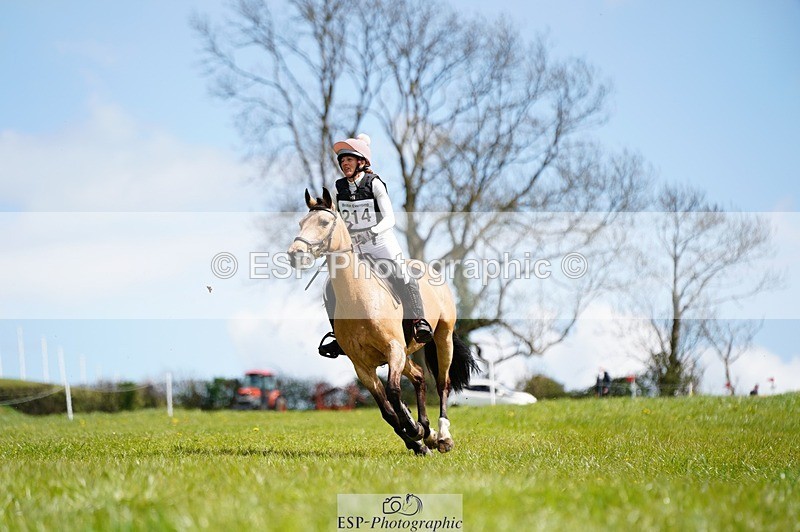 260418-133418-05023 - E-214-Fiona.Lewis