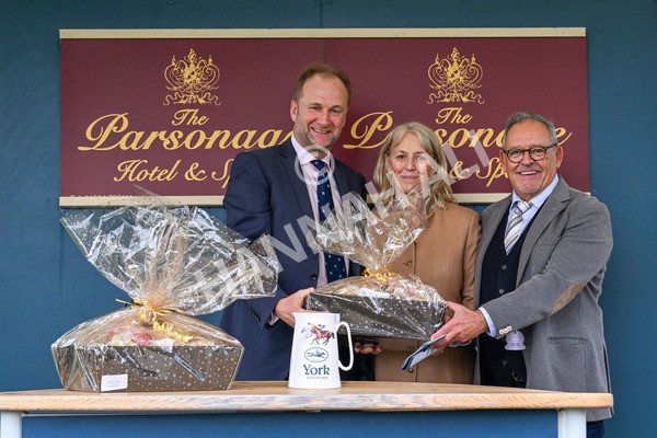 101025-Race 5-Go Vince Go-0502 - Race 5 Parsonage Hotel And Cloisters Spa Nursery Handicap at York