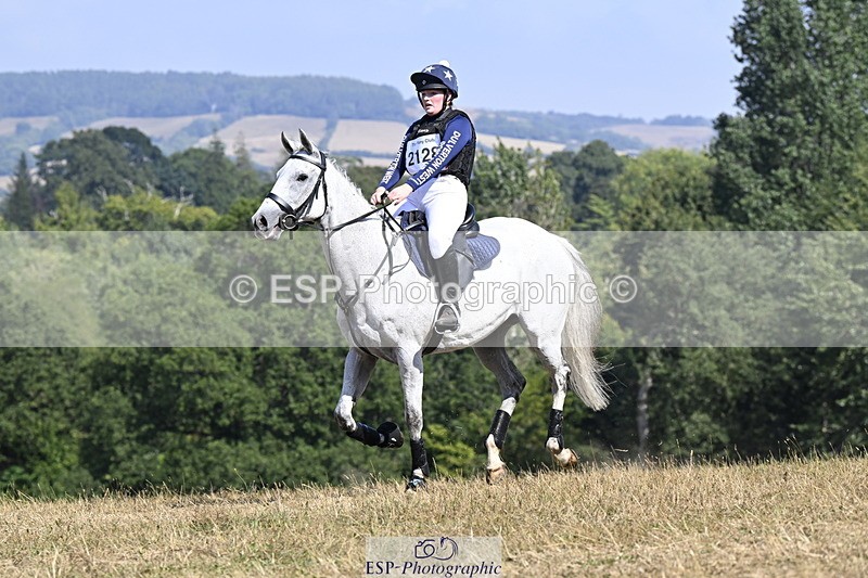 250824A-150329-38919 - 2128-Emily.Jones-Chesham.Rose