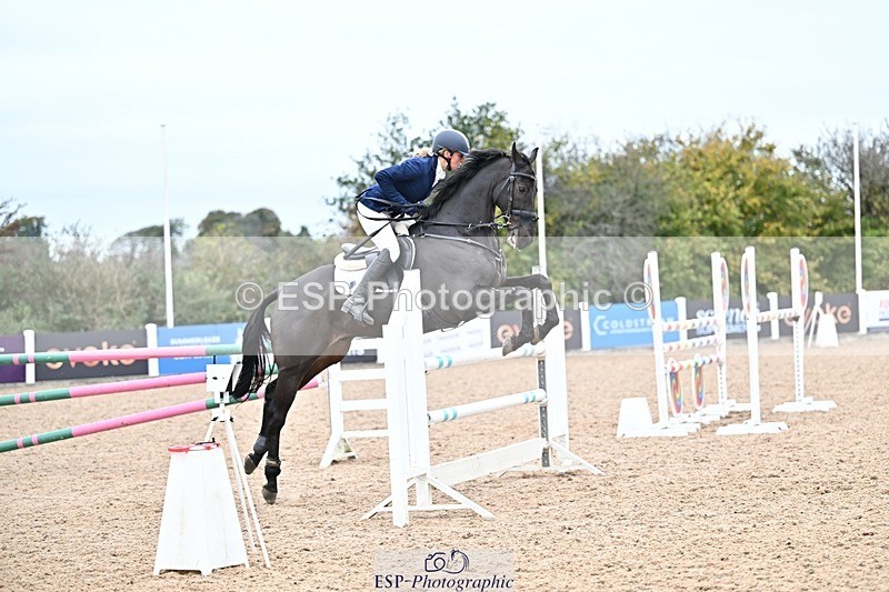 251015-130552-00486 - Cls 4 Newcomers and 1.10m Open