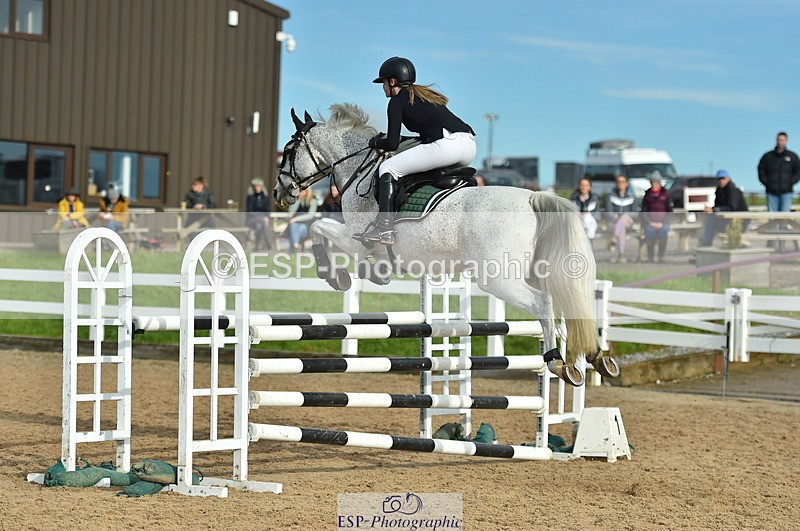 231111A-125932-02011 - Cls 12 Newcomers & 1.10m Open