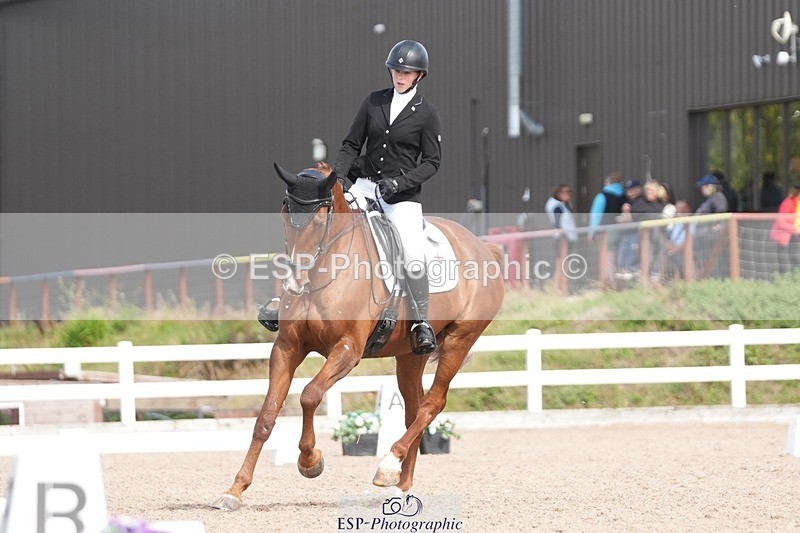 250906-124112-02243 - 015-Annie.MannLittle.Lady.Guinevere