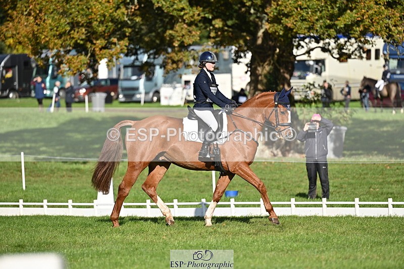 251024A-105236-08452 - G-560-Josie.Dix