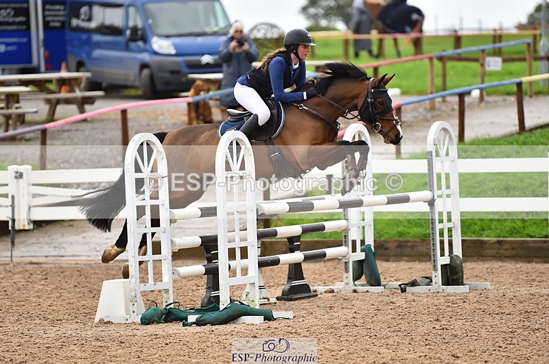 231028A-125932-01551 - Cls 4 Newcomers & 1m Open