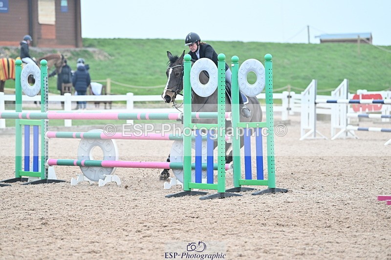 240113A-132339-02181 - Cls 12 Newcomers and 1.10m Open