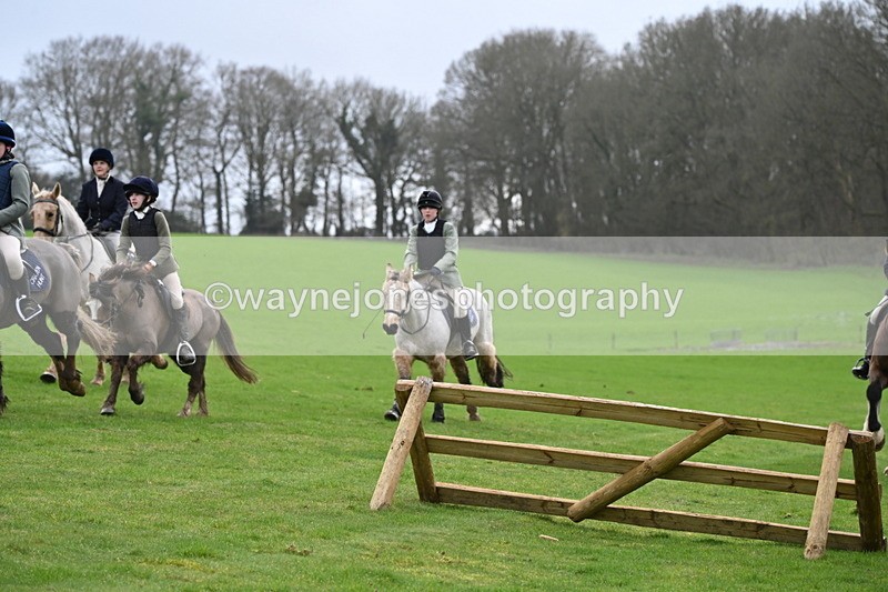 WJ6_9168 - Line Three