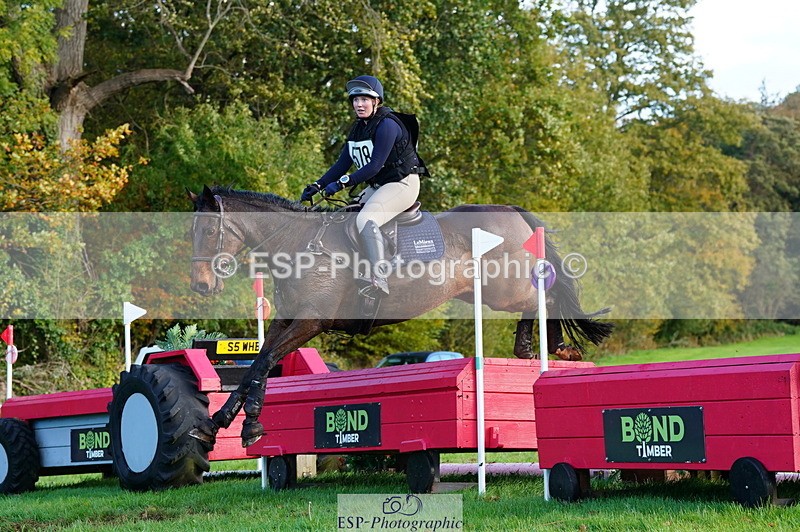 251025A-155446-21687 - G-578-Lucy.Hemmings