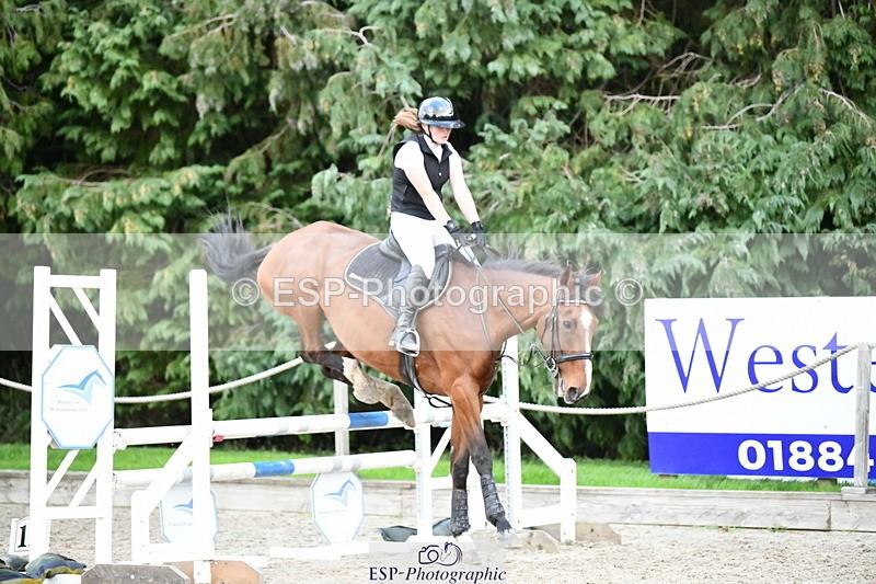 251004A-172450-02413 - Classes 12 & 13 90cm