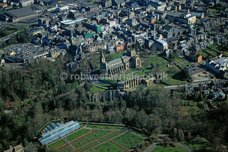 A00290B Town of Dunfermline Abbey Fife in 2002 - Settlements, infrastructure and attractions