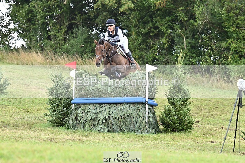 250831-103016-06337 - L-557-Rebecca.Howard