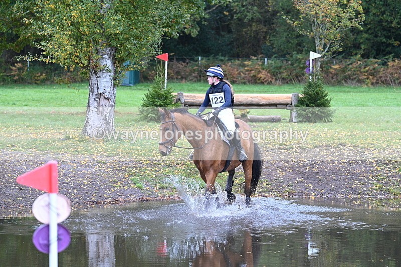 WJ7_3050 - Time 10:47 to 11:11 at the water