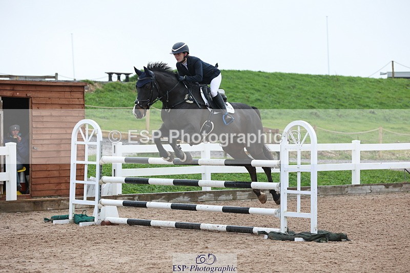 231112A-132235-04424 - Cls 20 Newcomers & 1.10m Open