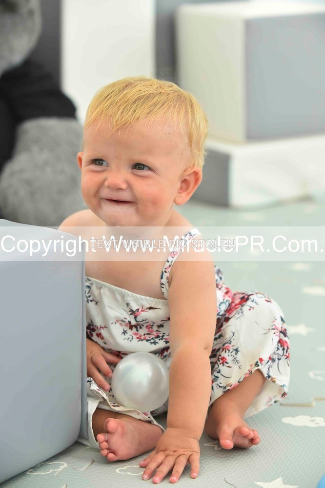 SH4_2086 - Bonny baby competition.