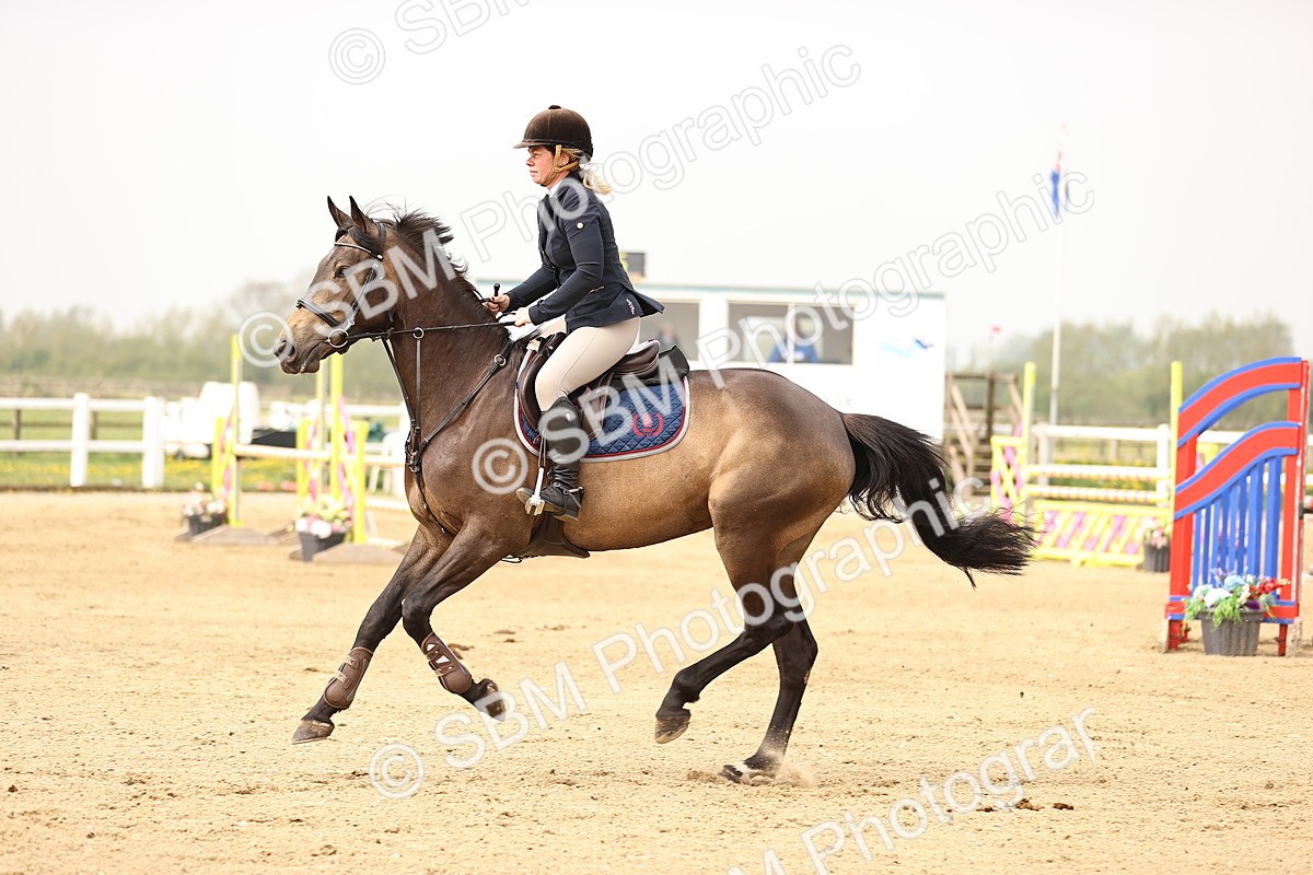  - Class 15 - Senior British novice - 90cm