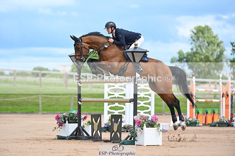 230721A-151636-07147 - Cls 10, 2 Star Big 1.45m Start to break