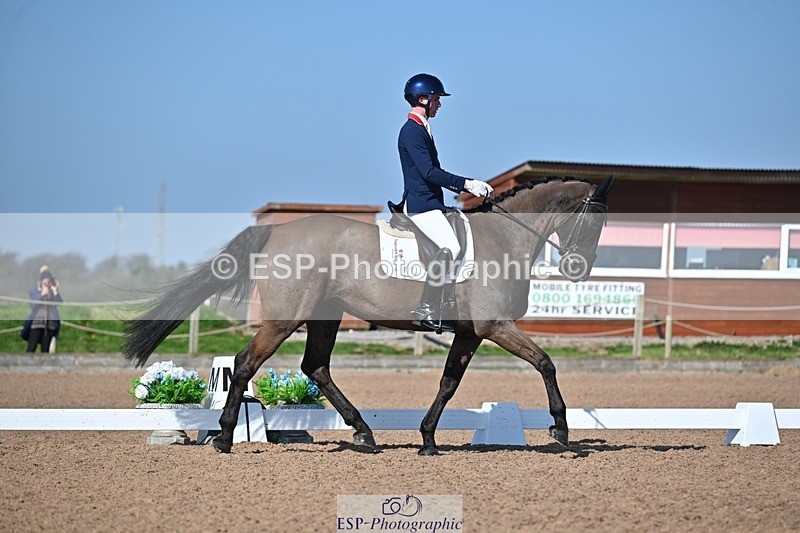 250405-094615-09849 - 117-Myles.Graham-Nibeley.Black.Pearl