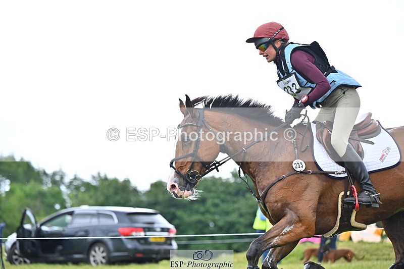 250524A-154739-14422 - C-233-Abbie.Burbidge-FEELING.FANTASTIC