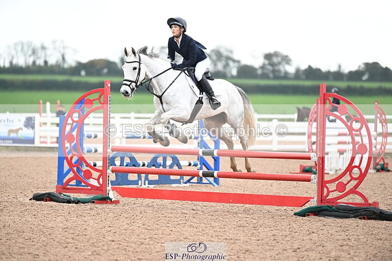 241023A-112432-00536 - Cls 1 British Novice and 90cm Open