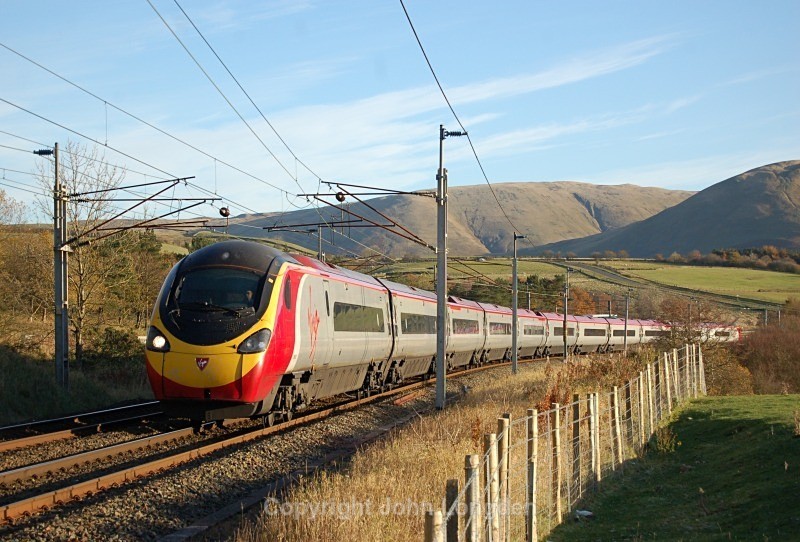 27.10.12 - 390137 1M08 07.37 Glasgow - Euston, Beckfoot - West Coast Main Line (north to south)