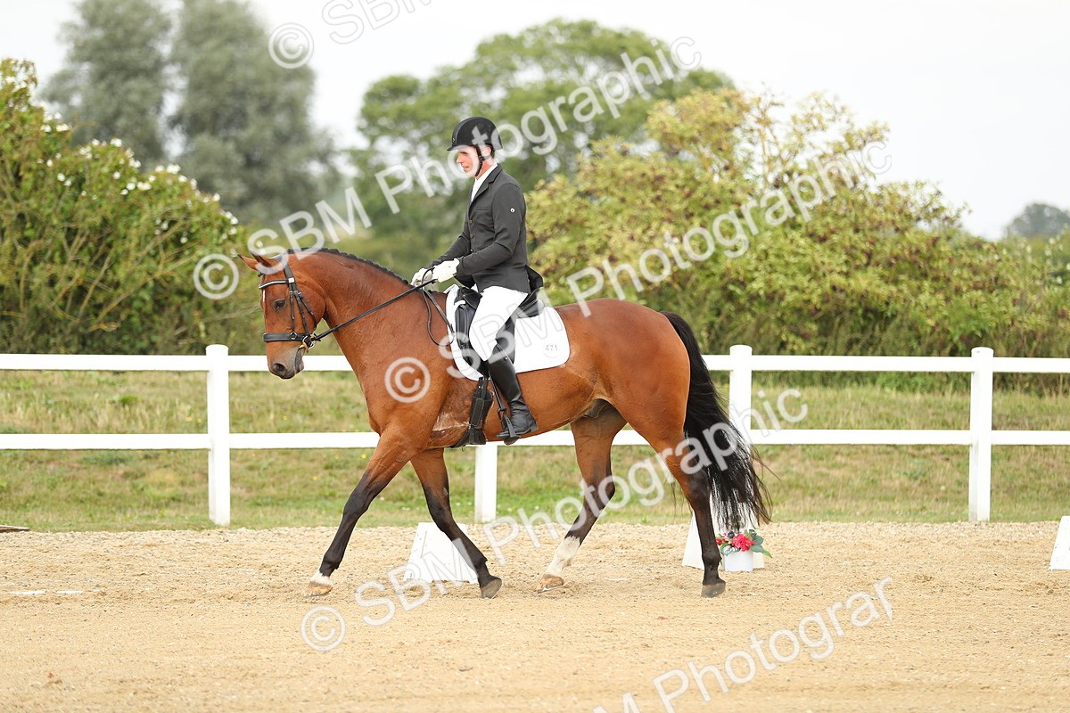 SBM_018403 - Class 14 - Novice 23 - 15.16-16.19