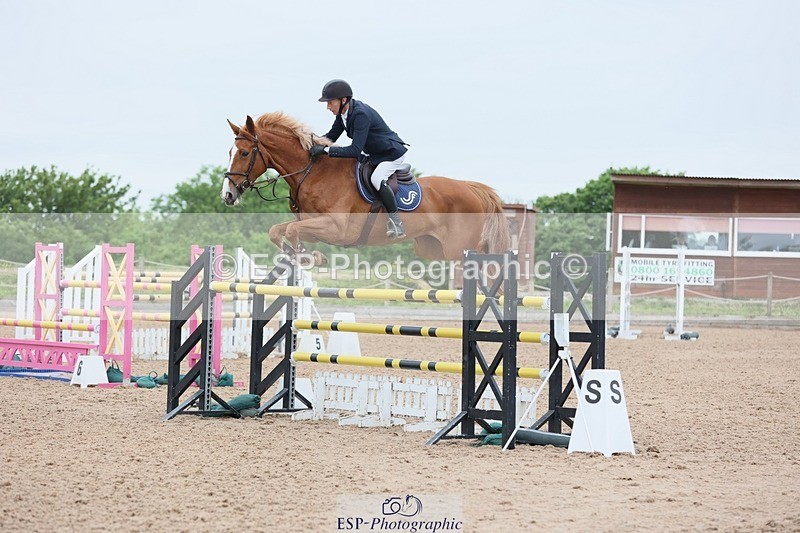 250524-130535-04911 - Cls 15 Snr Fox 1st Rnd