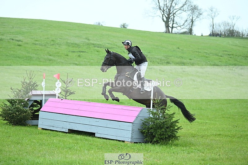 250418-110818-01976 - 061-Gubby.Leech-JUST.SPOTLESS