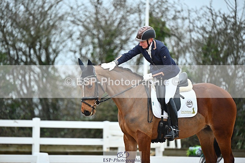 250214-104604-00896 - 221-Alice.Peternell-Noa.Le