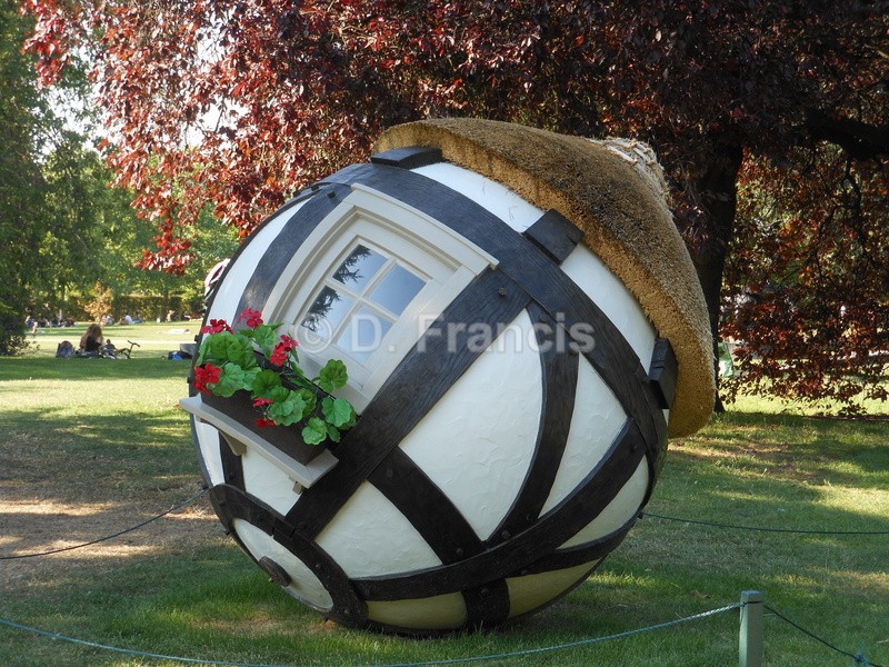Image 1 - Frieze Sculpture at Regent's Park