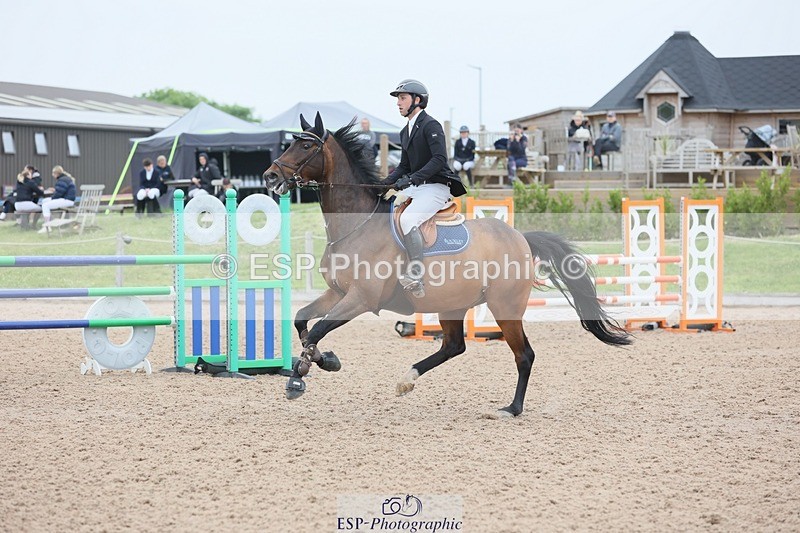 250524-124341-04751 - Cls 15 Snr Fox 1st Rnd