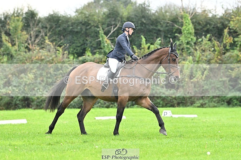 241024-143037-04317 - 582-Courtney.Romcke-JD.ON.THE.ROCKS