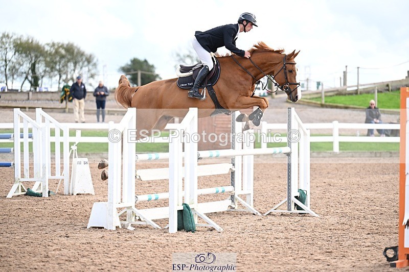 251022-130552-00481 - Cls 4 Snr Newcomers 1.10m