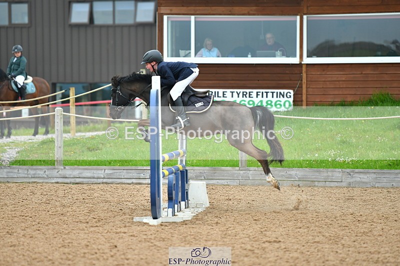 230513A-091141-00061 - Cls 11 Stepping Stones 128+138cm