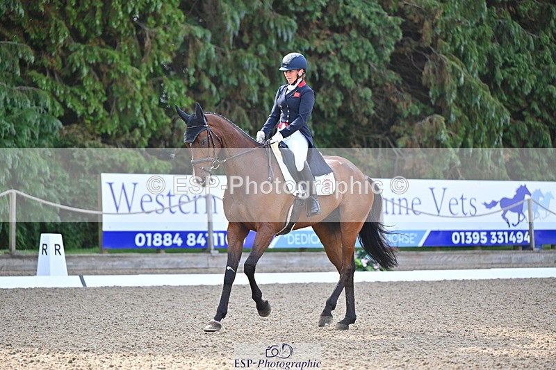 250523A-090229-05396 - D-451-Laura.Collett-DRUMGIVEN.MR.CHARISMA