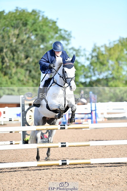 240913A-091902-02894 - Cls 20 Snr British Novice and 90cm Open