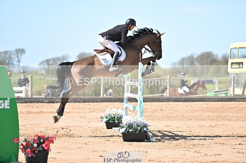 240420A-141308-11654 - Cls 7, 2 Star Medium Tour 1.35m