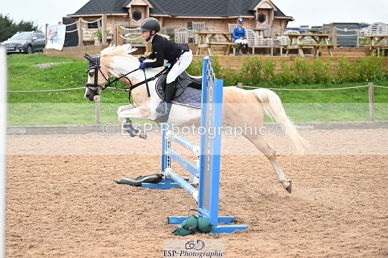 240907A-123134-01658 - Cls 3 Pony Medium Team 80cm & 90cm